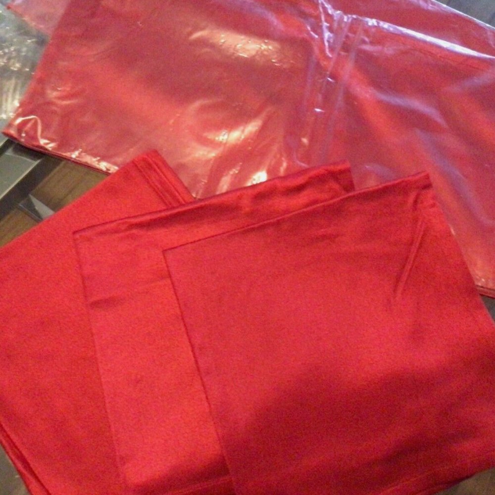 Crate & Barrel Red Sateen Cloth Napkins - Set of 8 -5 NWT- 3 used once, dryclean
